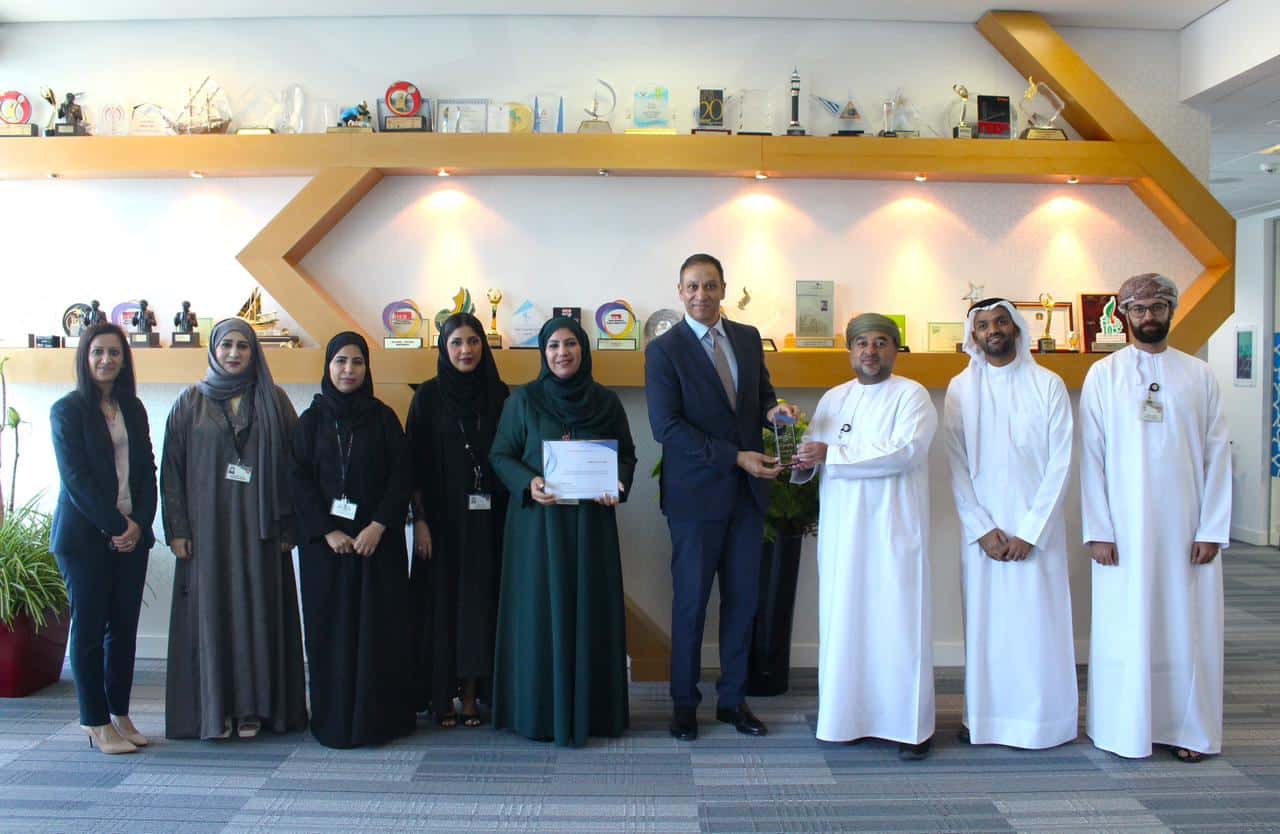 تتويج بنك مسقط بجائزتين لتميزه في مجال تحويل الأموال من بنك جي.بي مورجان