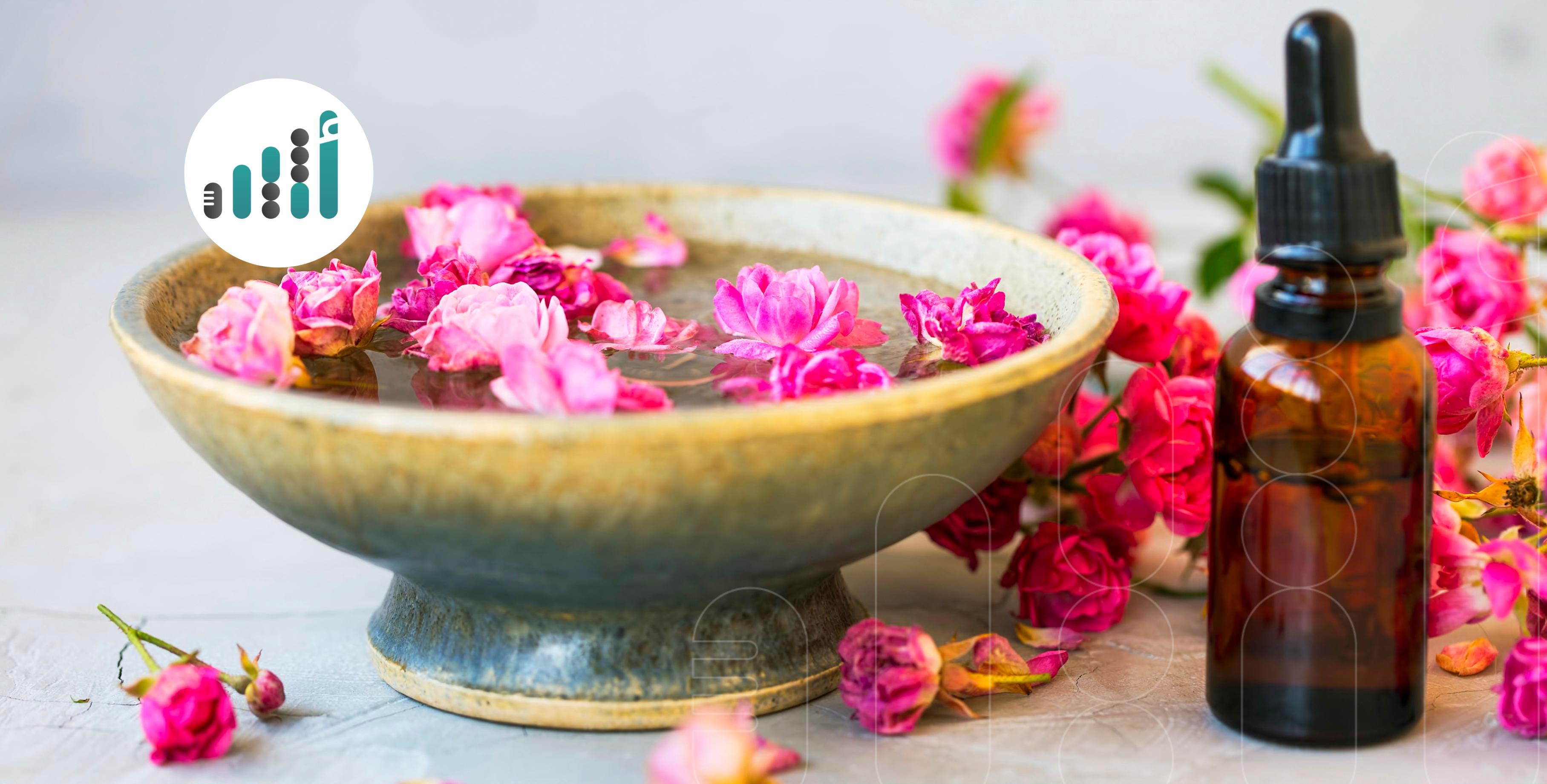 عُماني يكشف أسرار حرفة صناعة ماء الورد