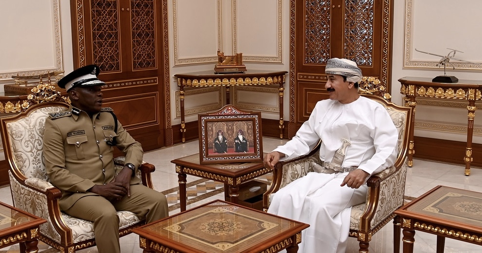 وزير المكتب السُّلطاني يستقبل المفتش العام للشرطة بتنزانيا