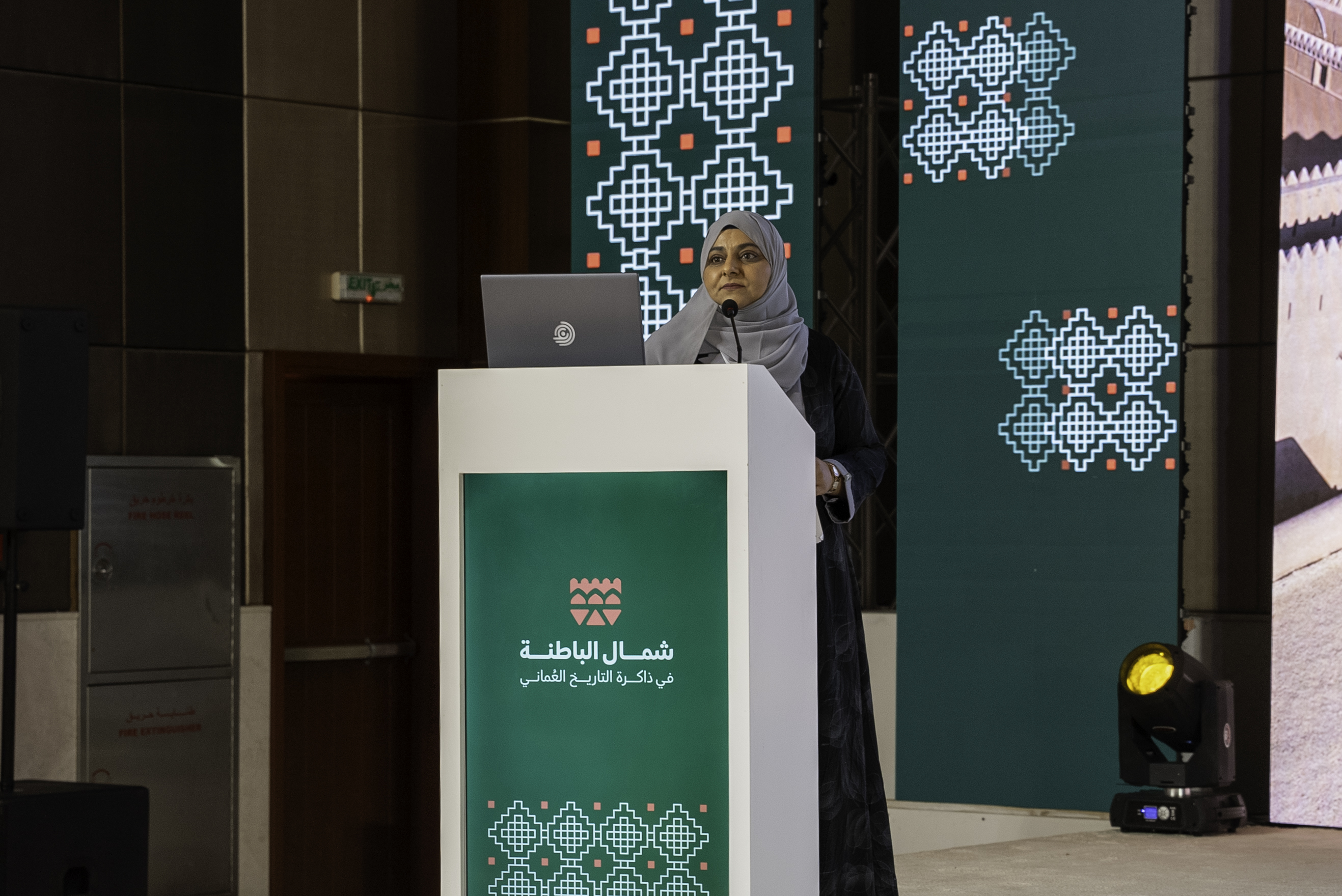 دراسة توضح التفاعل السياسي بين الساحل والداخل بشمال الباطنة في عهد النباهنة