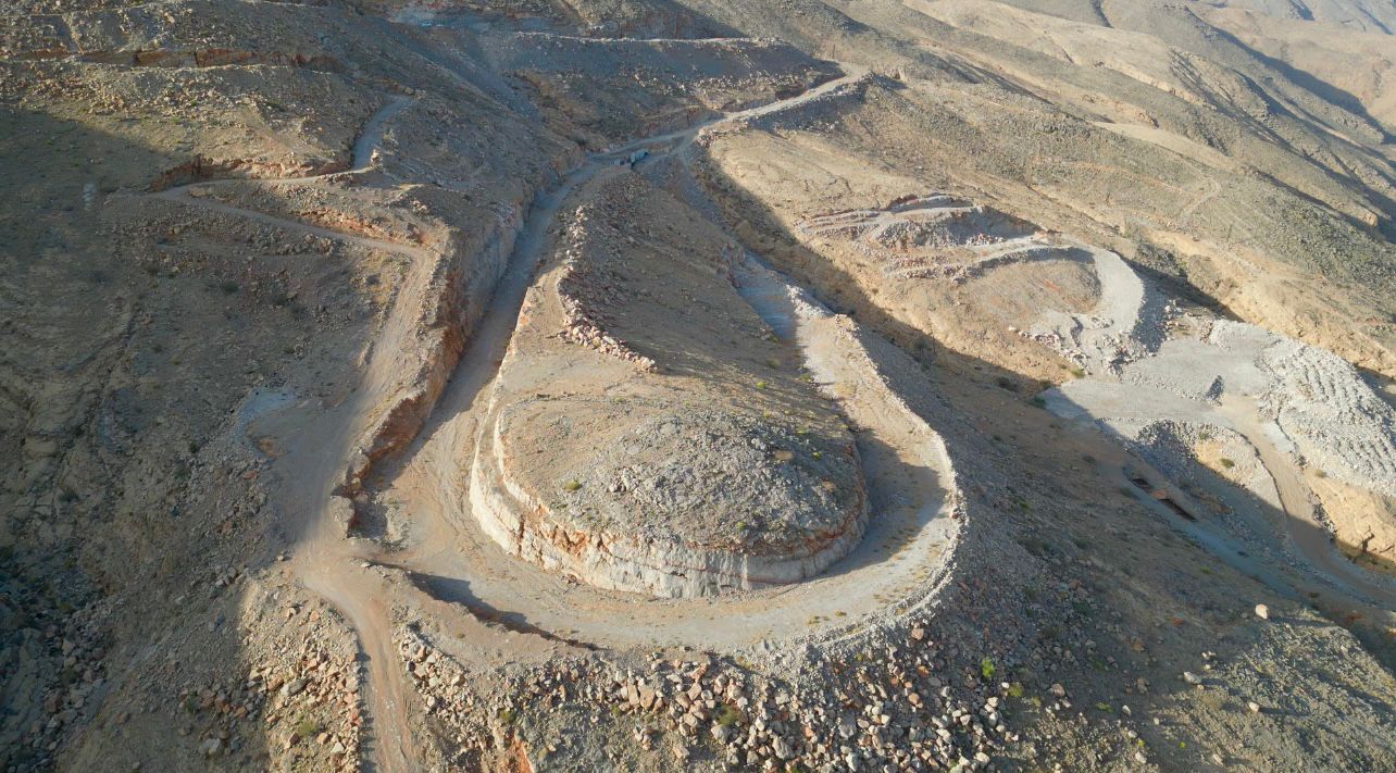 أكثر من 20 عامًا وطريق سنت – الوادي الأعلى بين “العمل والتوقف”.. والمطالبات مستمرة