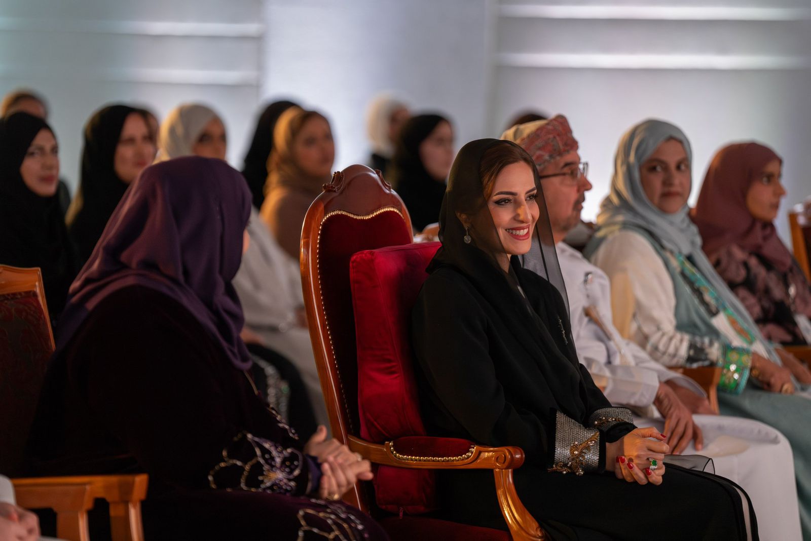 برعاية كريمة من السيدة الجليلة: الأكاديمية السلطانية للإدارة تخرج 50 عُمانية ضمن مبادرة “تسمو”