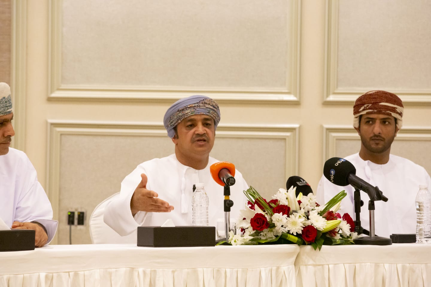 بلدية ظفار تعقد مؤتمرًا صحفيًا عن فعاليات موسم خريف ظفار