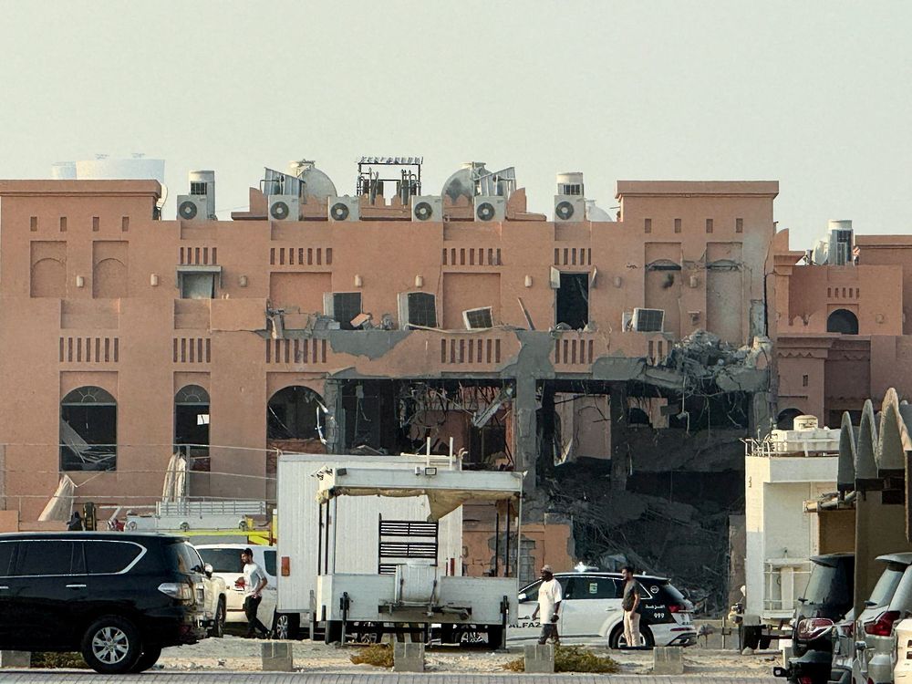 سلطنة عُمان تتضامن مع قطر