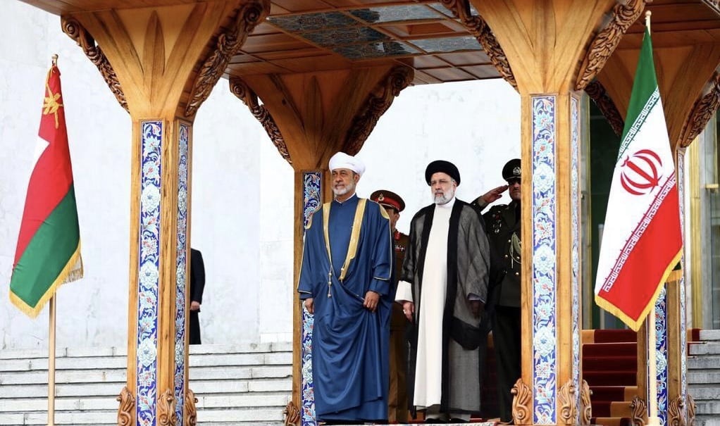 جلالة السلطان والرئيس الإيراني يعقدان جلسة مباحثات رسمية