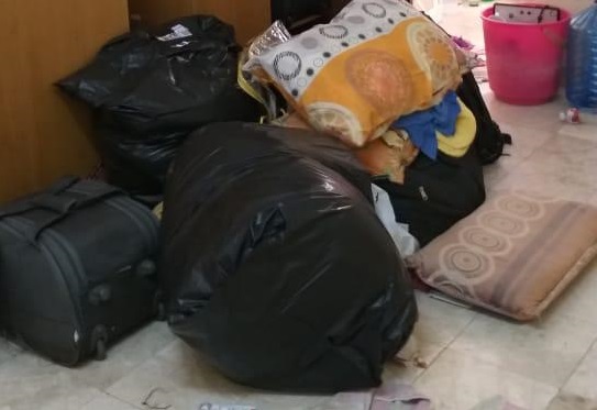 تنفيذًا لحكم قضائي: إخراج وافدين من مبنى سكني