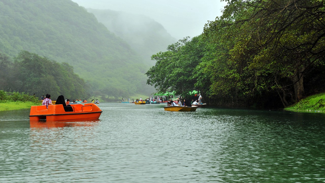 بدء موسم الخريف في ظفار؛ فهل تنوي زيارتها؟