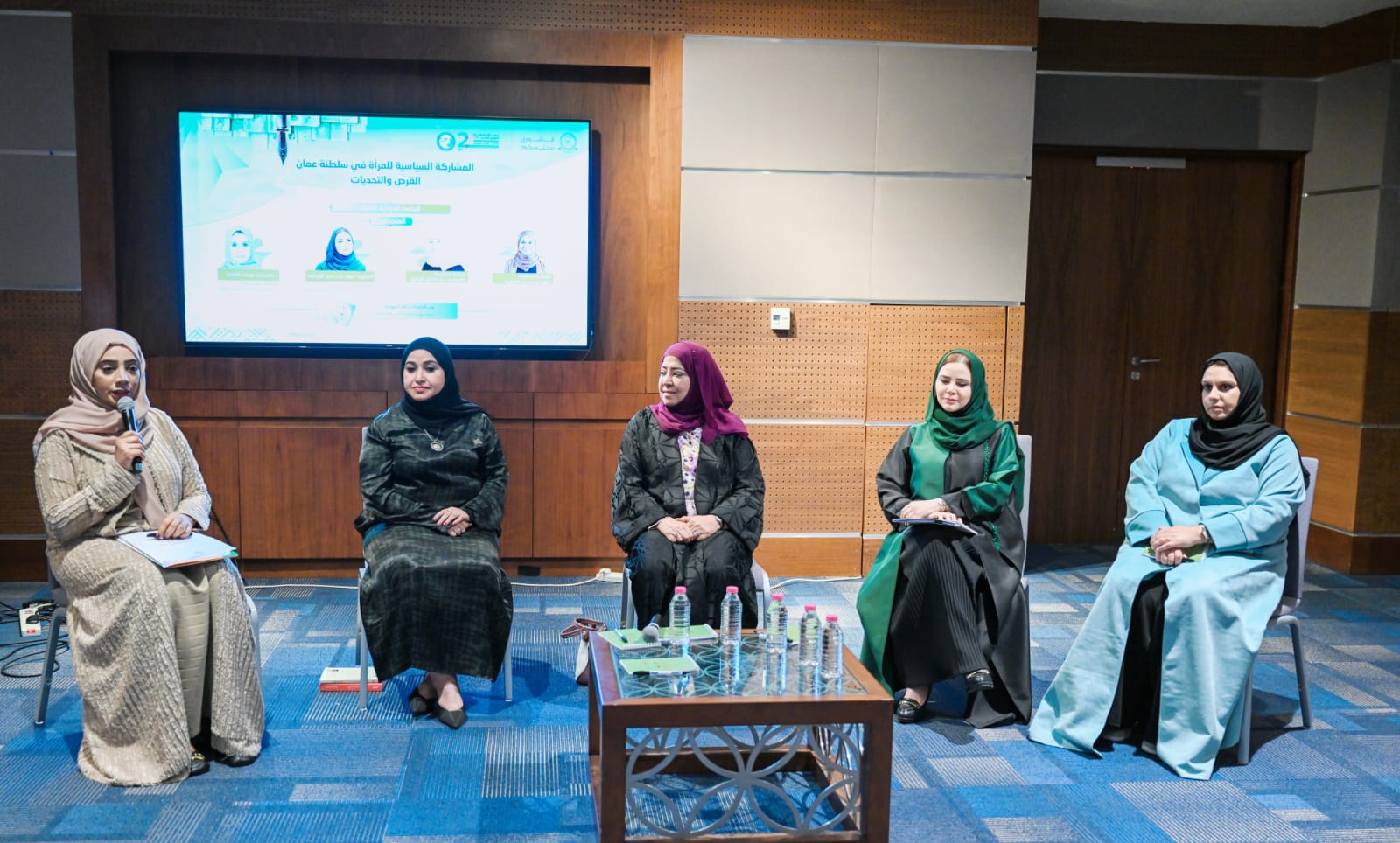 الشورى يناقش المشاركة السياسية للمرأة العمانية