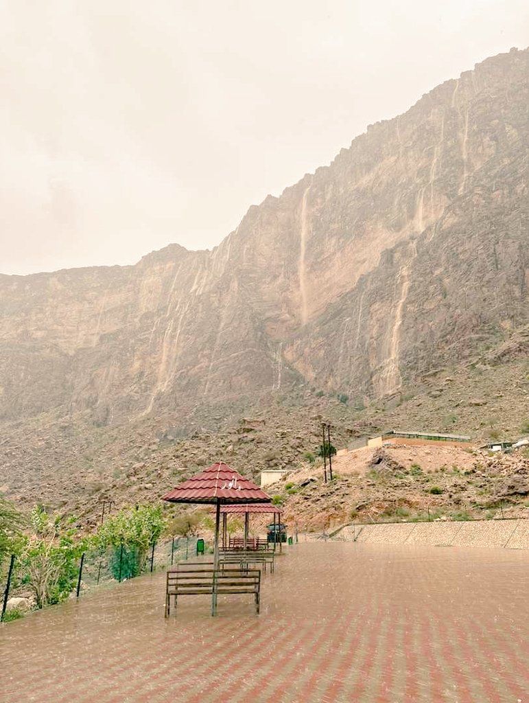 سيوصِل إلى كهف الجن وقرى باردة في الصيف: متى سيرى طريق “عمق الرباخ” النور؟