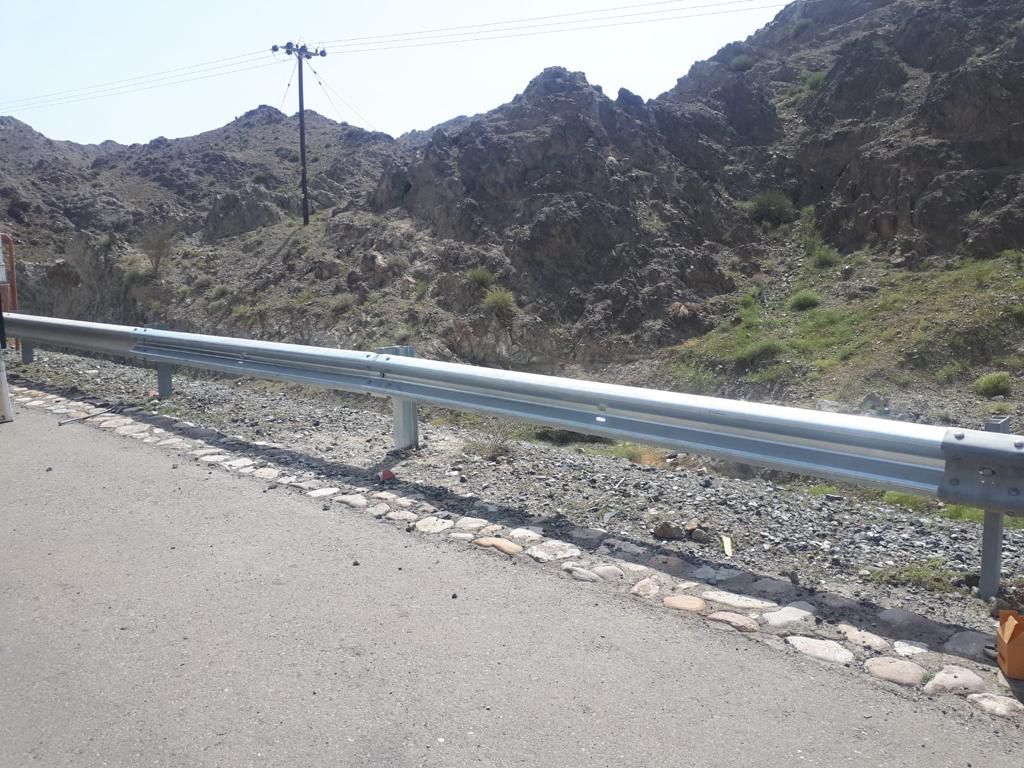 بعد رصد استفسارات عنها: النقل توضح حول الحواجز الحديدية