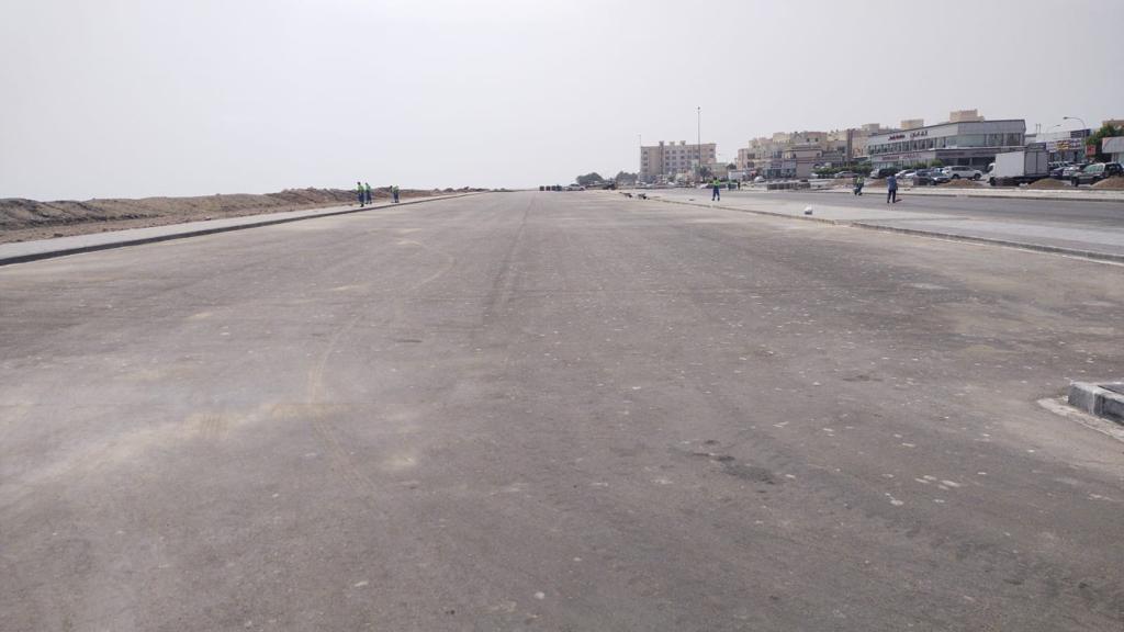 بلدية مسقط تنبّه أصحاب المركبات الواقفة في سوق السيب