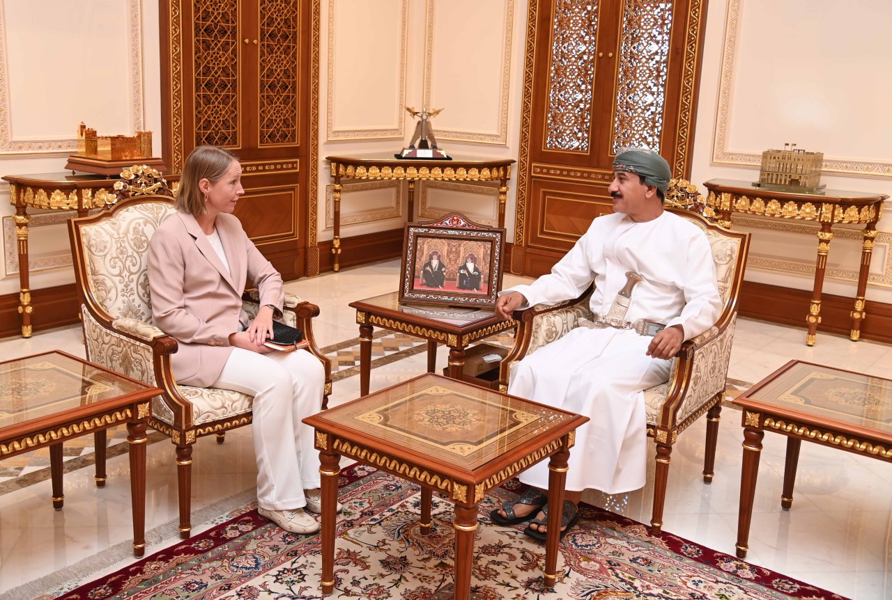 وزير المكتب السلطاني يستقبل 3 سفراء