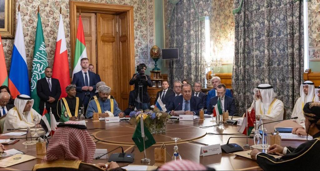 خبير في الشؤون الروسية يتحدث لـ”أثير” عن الدعوة العُمانية لحل سلمي للأزمة الأوكرانية