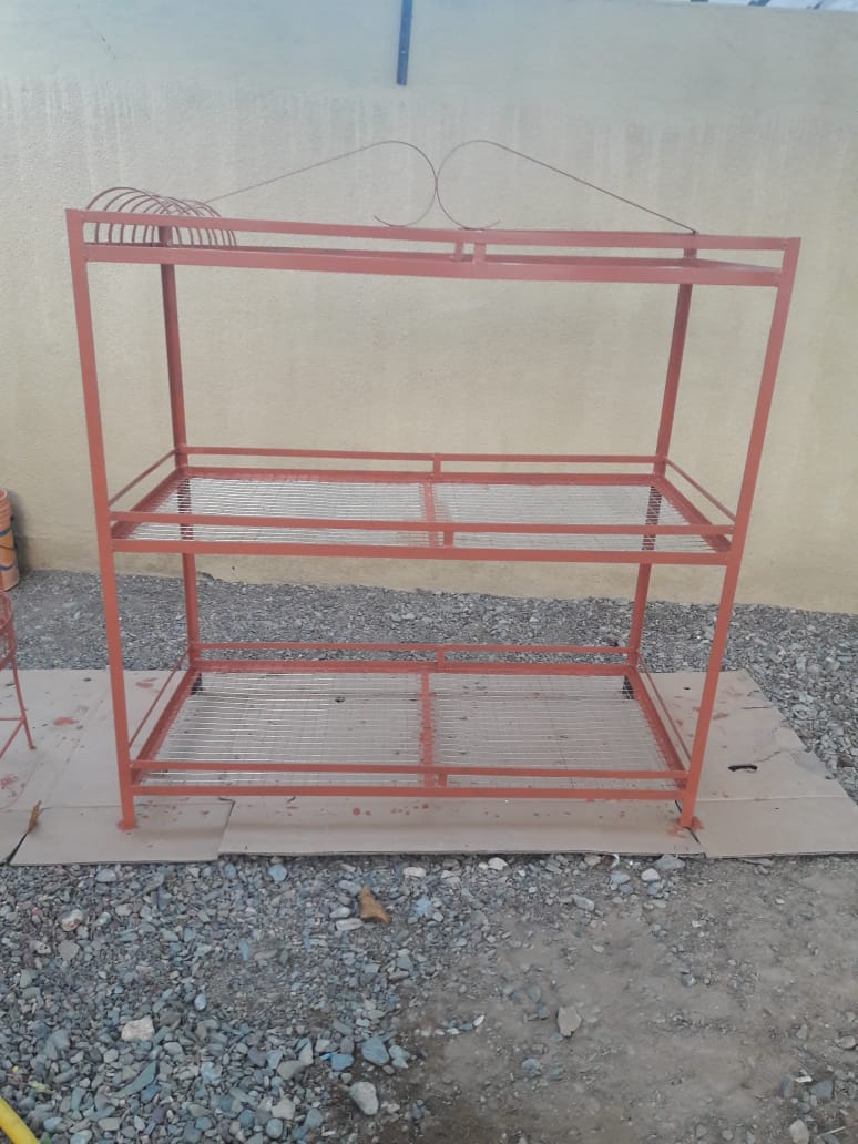 شاب عماني يحول هوايته إلى دخل إضافي