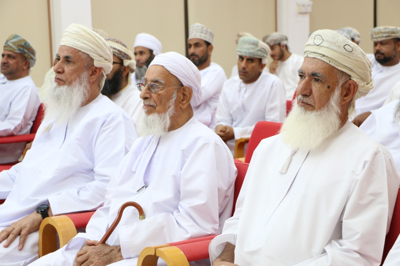 6 أوراق عمل في ندوة “آل حسين بن شوال ” بالنادي الثقافي