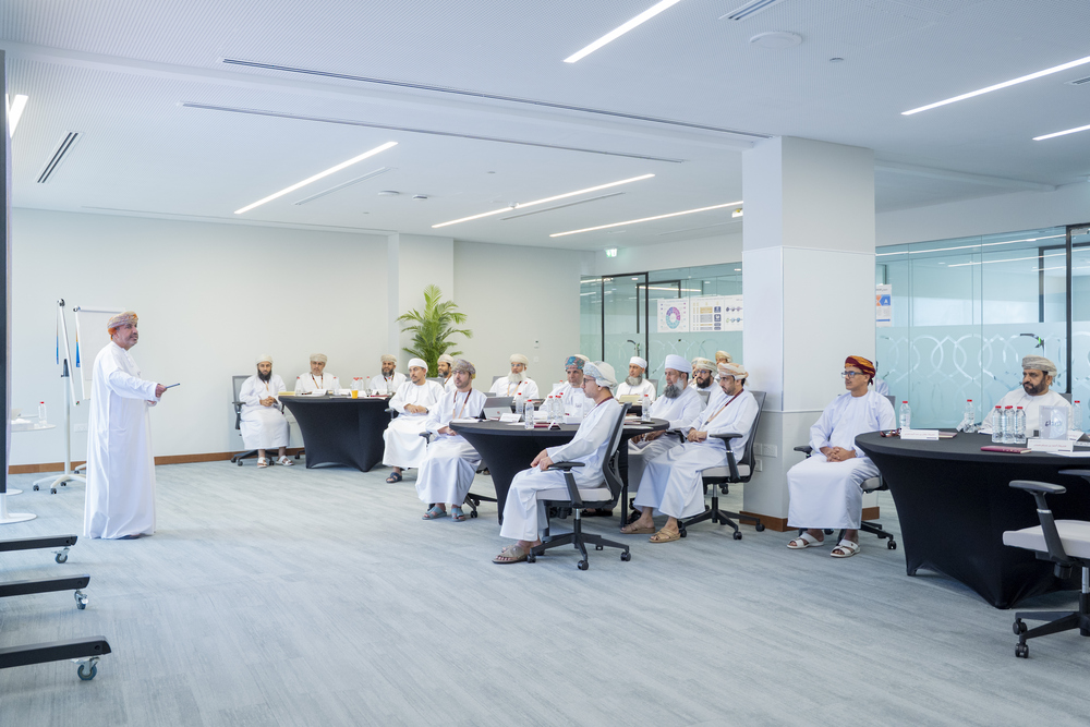 الأكاديمية السلطانية للإدارة تطلق برنامج ”ناجز“ ؛ تعرف إليه