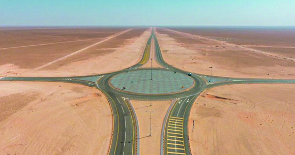 دراسة لتنفيذ طريق مزودج يربط منفذ الربع الخالي بعبري