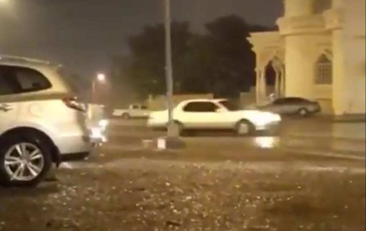 استعرض بمركبته واصطدم بجسم ثابت والشرطة تضبطه