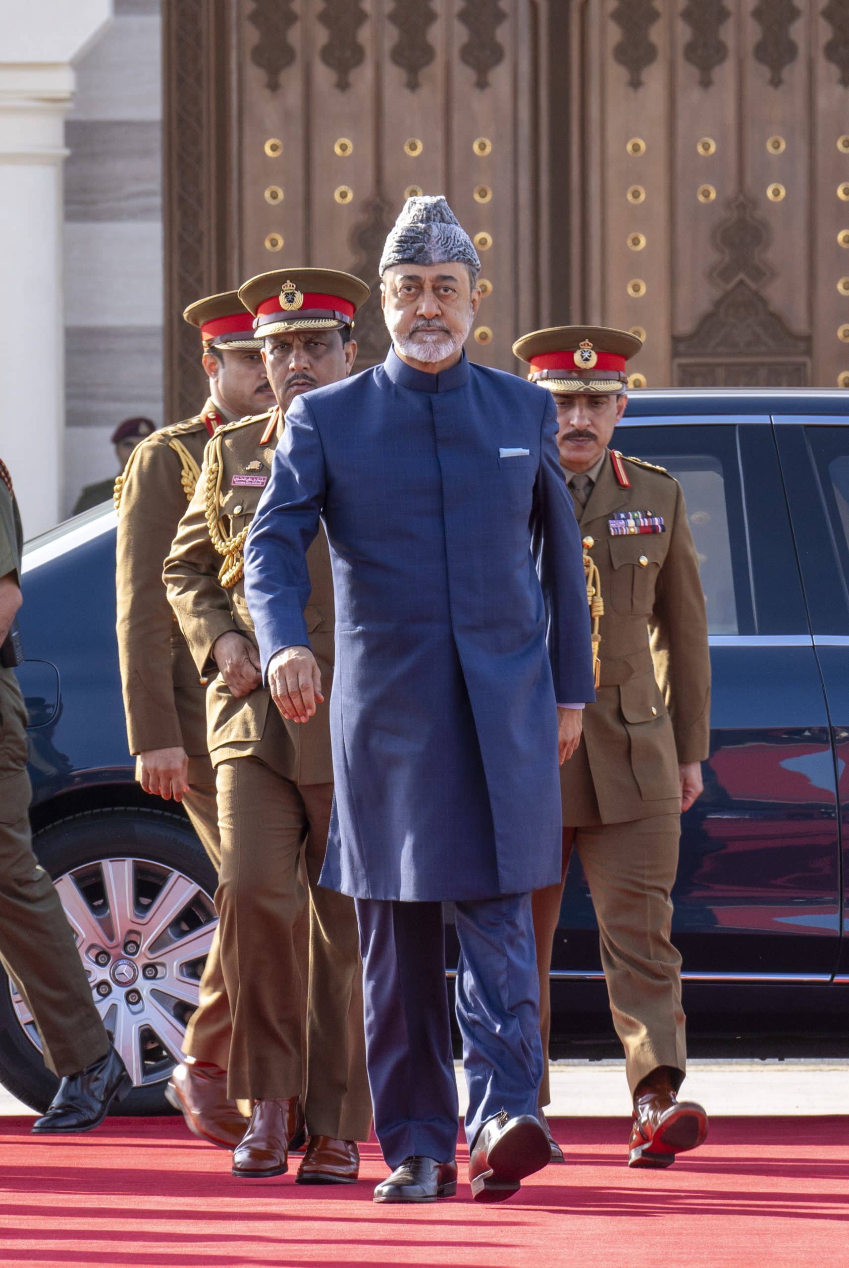 الدبلوماسية العُمانية تجمع الشرق والغرب: 16 زيارة خارجية لجلالة السلطان في أقل من 4 سنوات