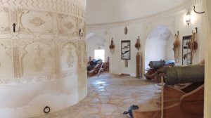 كيف أثّر تطور التسليح الحربي على عمارة الأبنية الدفاعية في السلطنة