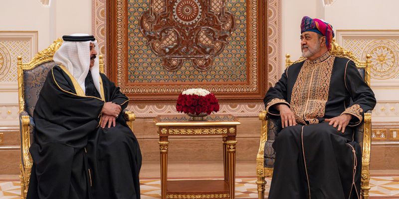 جلالة السُّلطان يُقيم مأدبة عشاء رسمية تكريمًا لملك البحرين 