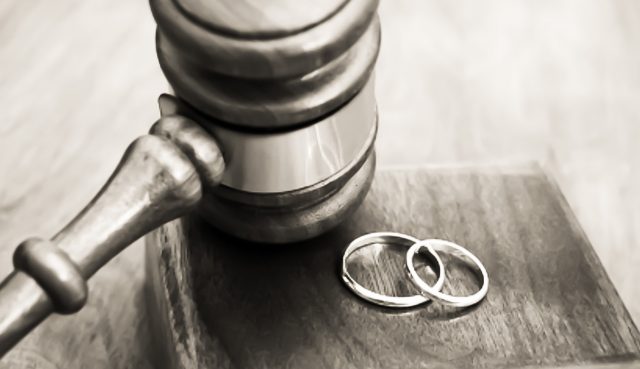 قانون الأحوال الشخصية العُماني أعطى حقوقًا للمرأة المطلقة، فما هي؟