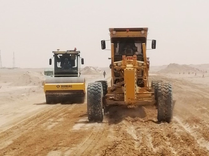 المعدات نزلت إلى الميدان: بدء استكمال أطول طريق مزدوج في سلطنة عُمان