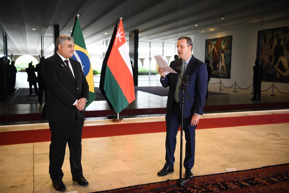 الرئيس البرازيلي يمنح سفيرنا أرفع وسام