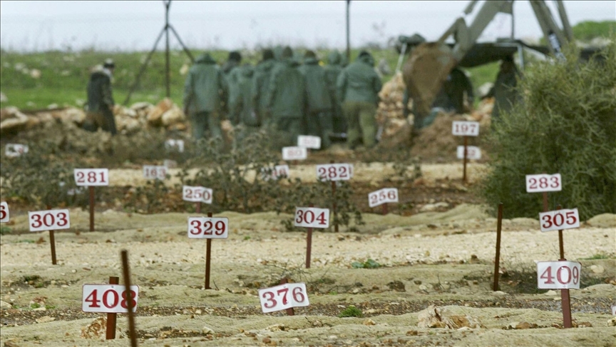 ترامب يهدد حماس ويغض الطرف عن “مقابر الأرقام” التي أنشأها الاحتلال الإسرائيلي 