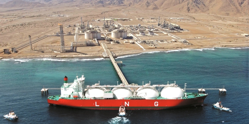استحواذ المشروعات الصناعية على استخدامات الغاز الطبيعي في سلطنة عُمان