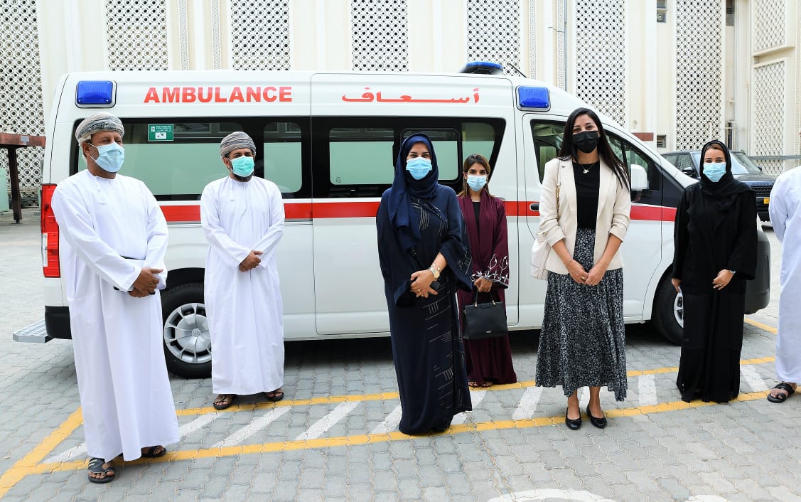 مؤسسة تتبرع بـ16 سيارة إسعاف