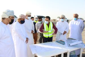 وزير النقل يقف على عدد من المشاريع في الباطنة