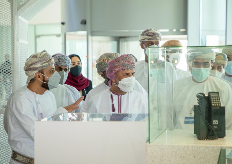 عمانتل تُدشِّن متجرًا يُدار آليًا بالكامل