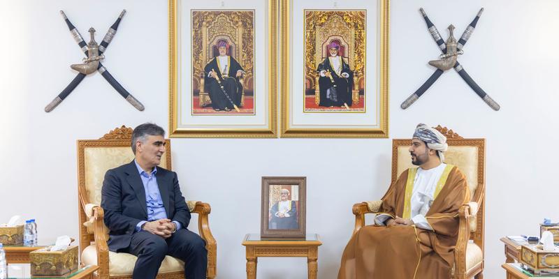 لقاء عُماني - إيراني يناقش تسهيل التحويلات المالية والتبادل التجاري