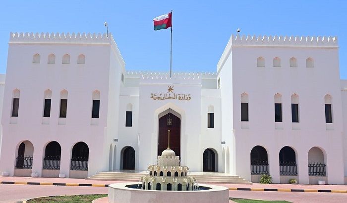 الخارجية للعمانيين في المناطق المتوترة: عودوا فورًا وتجنبوا السفر إلى تلك المناطق