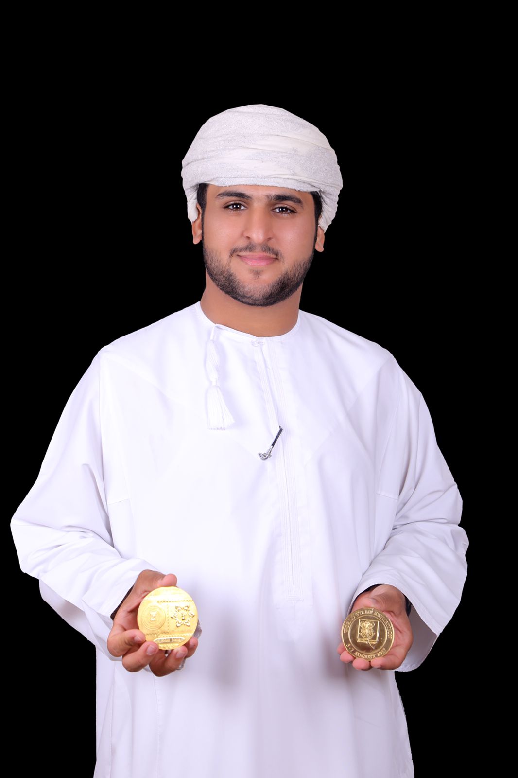 3 عمانيين: هوايتهم يحصدون بها جوائز داخلية وخارجية