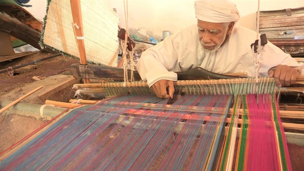 عدوم البدوي 70 عامًا في صناعة النسيج