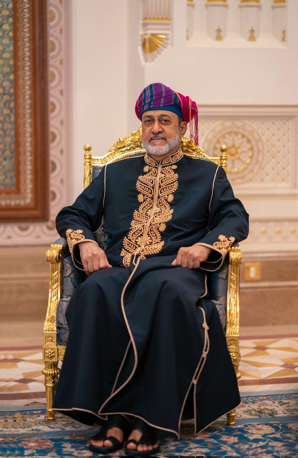 بالصور: جلالة السلطان يقيم مأدبة عشاء لرئيسة تنزانيا