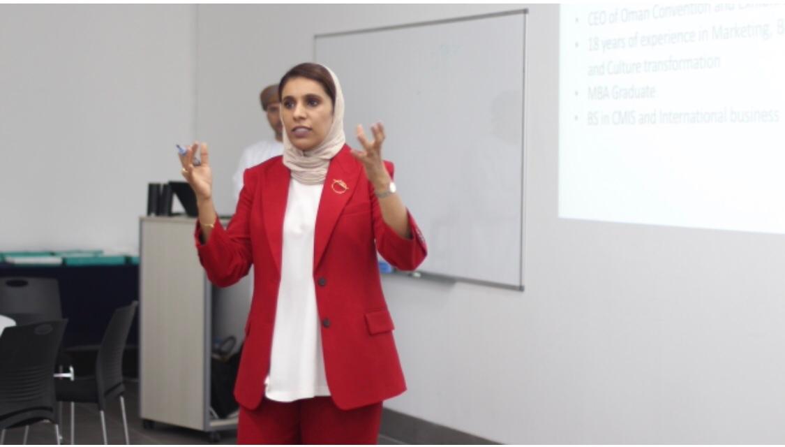 “الكوتشنج” أسلوب تطويري له 3 أنواع.. ومُختصة توضحها