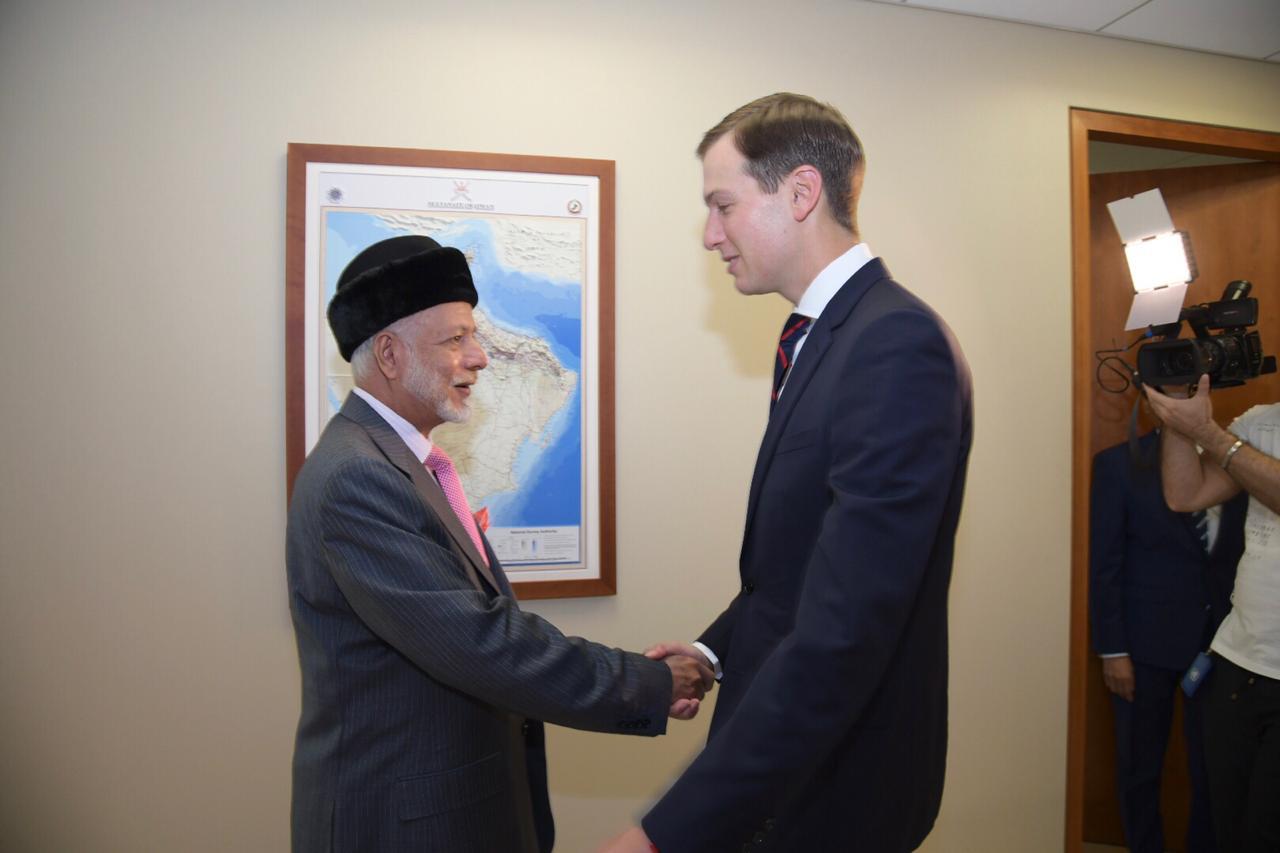 لقاءات واجتماعات لبن علوي في أمريكا.. ووزير أوروبي يقول: جئت لأستمع للحكمة العُمانية