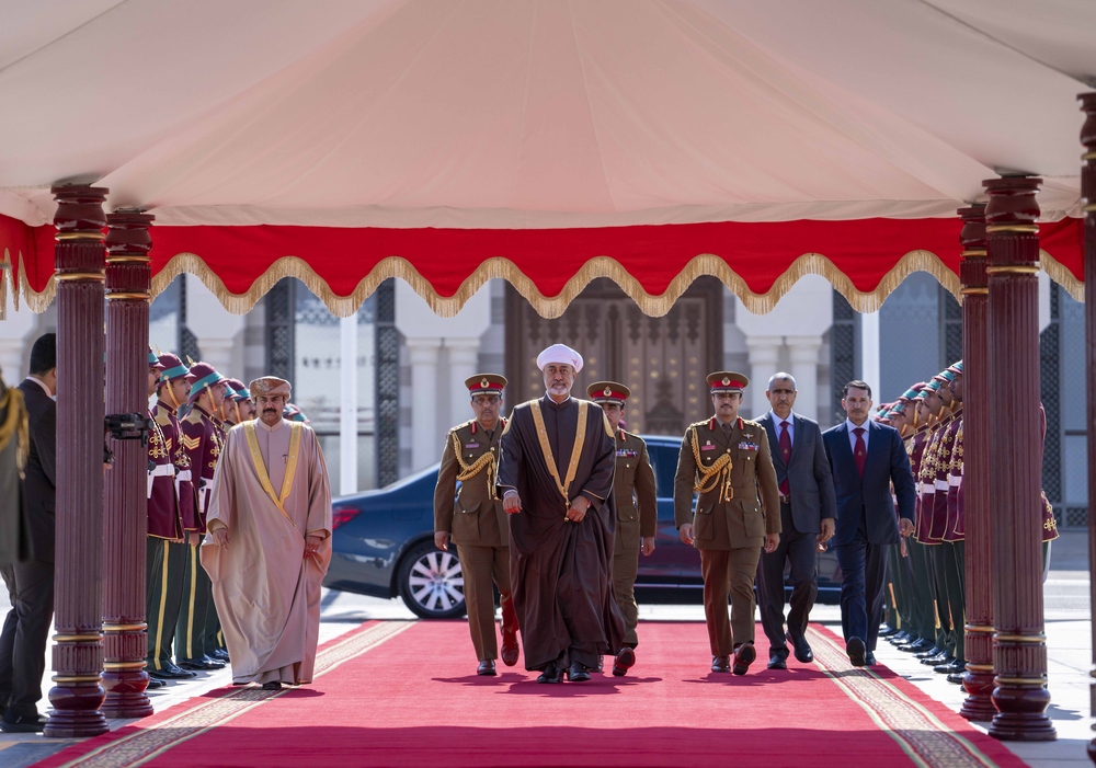 بالصور: جلالة السلطان يغادر إلى تركيا