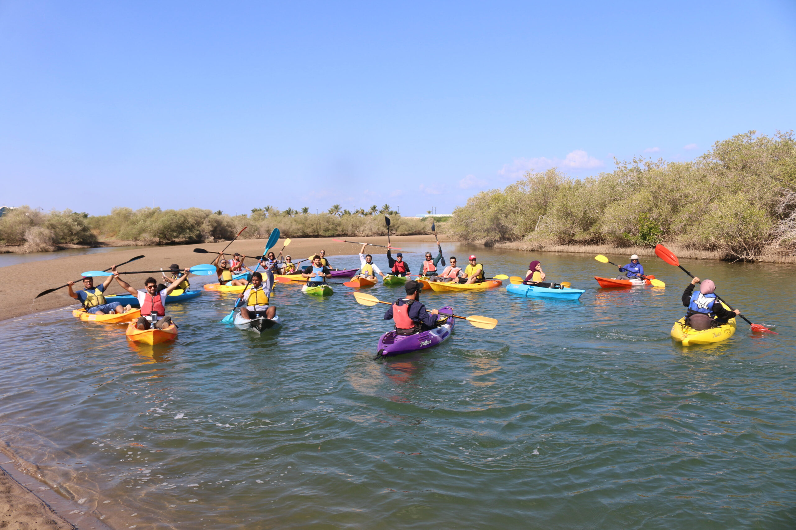 ماذا تعرف عن “شبكة المحترفين الشباب” في السلطنة؟