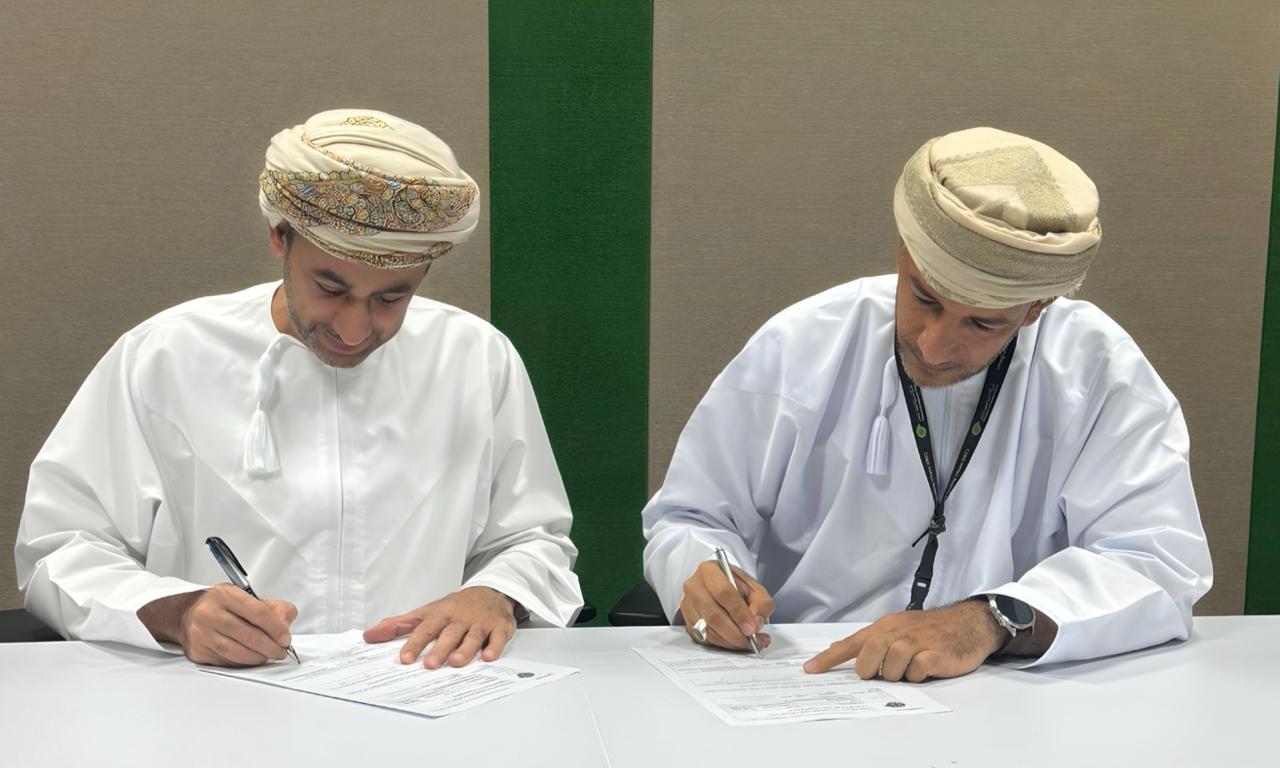 المها توقع ملحق عقد جديد مع تنمية نفط عمان لتزويد محطة إنتاج الزيت الطيني في فهود بالديزل