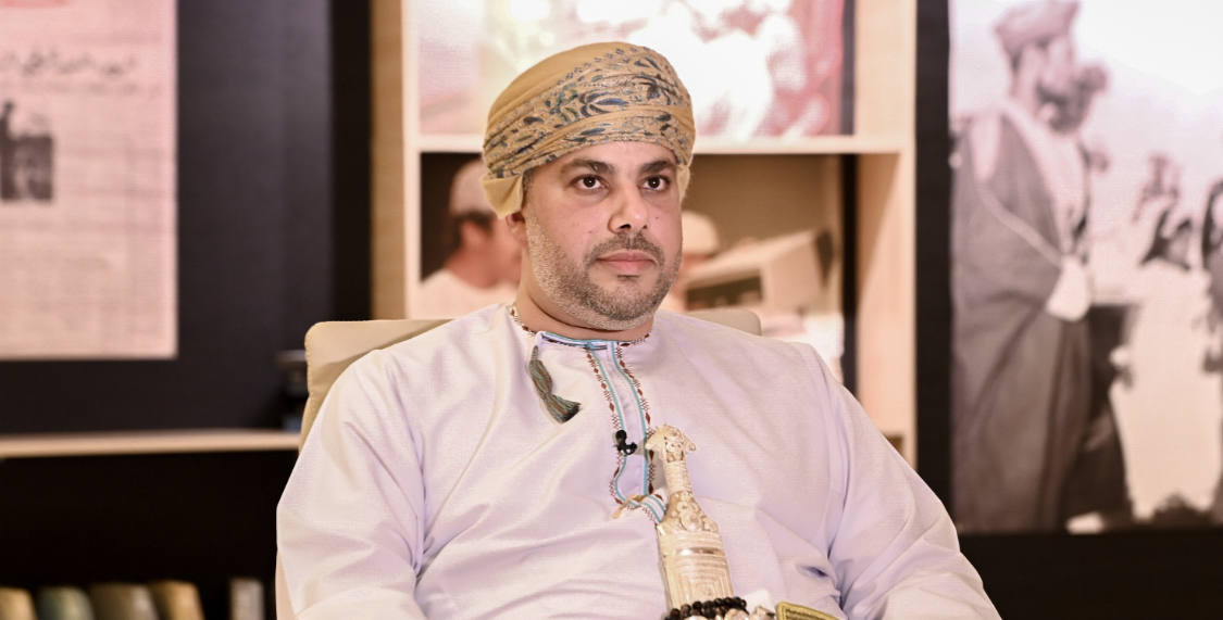 أهمها العرض العسكري: محافظ ظفار يوضح حول الاحتفالات بالعيد الوطني الـ 52 المجيد