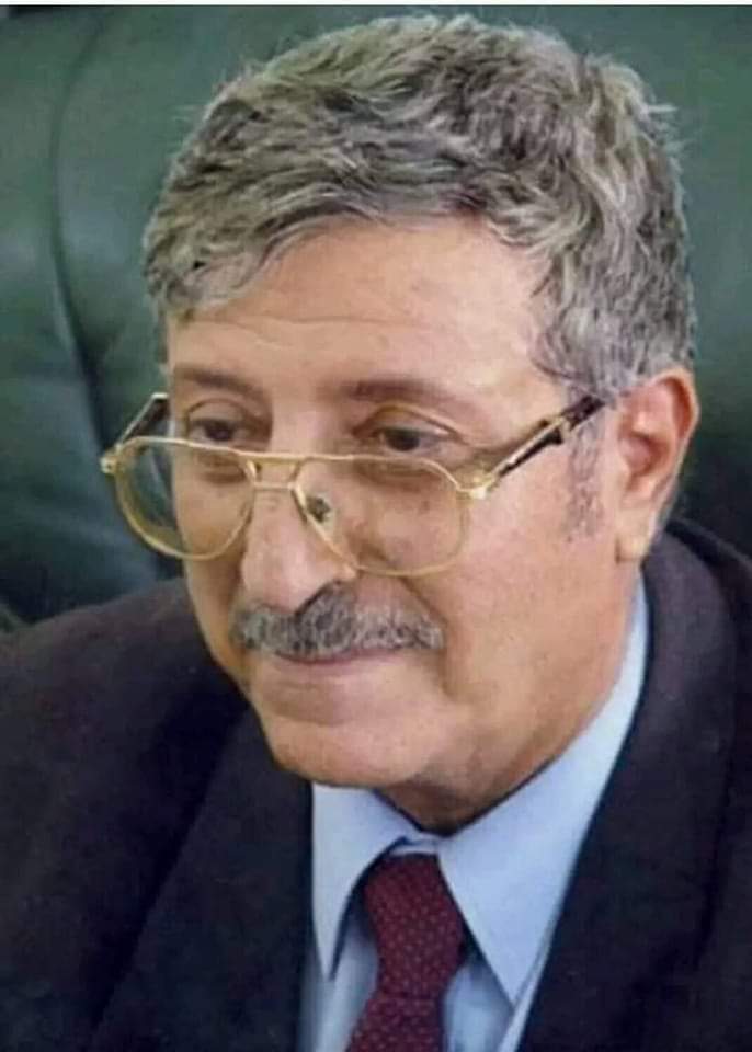 الوجوم يخيّم على الأوساط الثقافية العربية حزنًا على رحيل الشاعر الكبير عبد العزيز المقالح