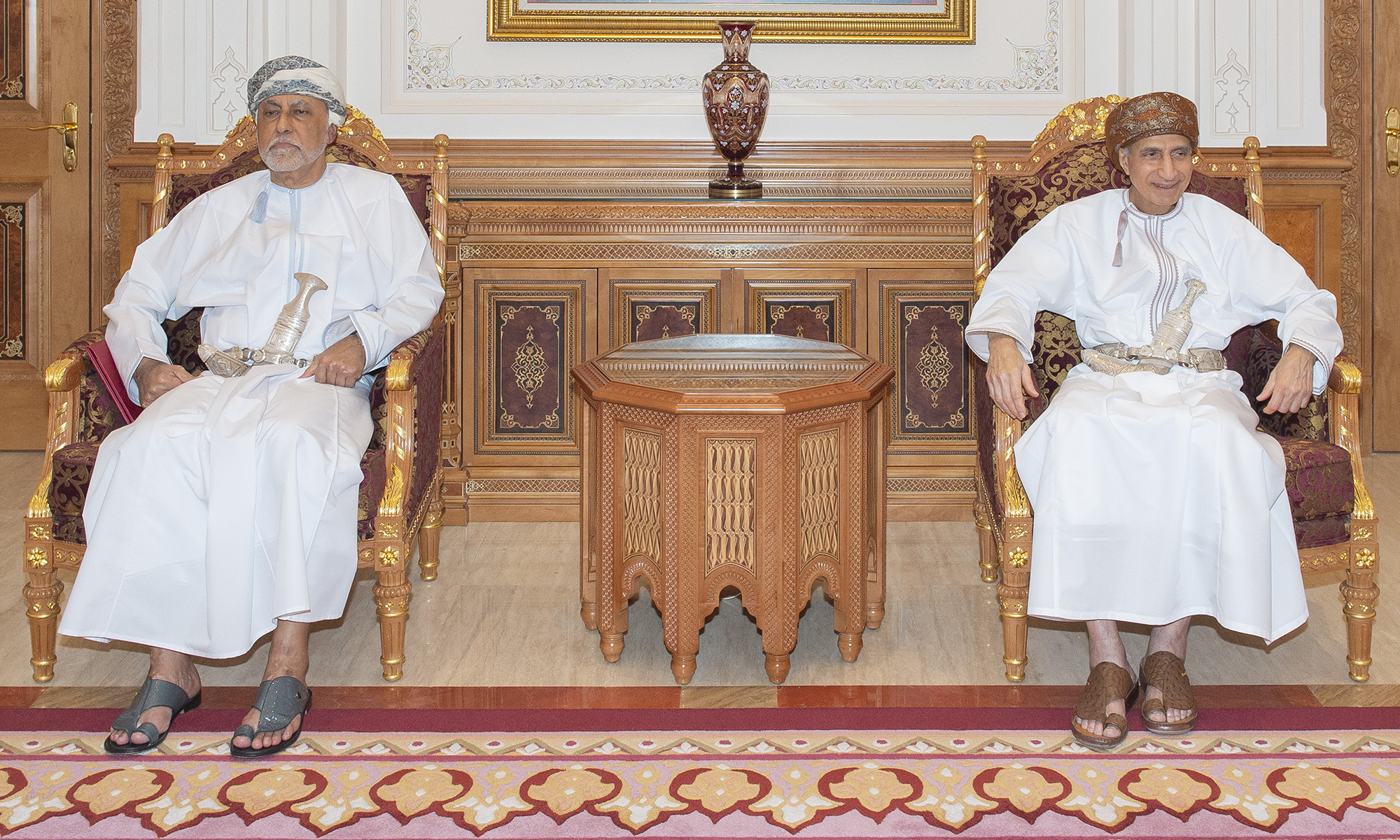 سمو السيد فهد يستقبل أعضاء من مجلس الشورى