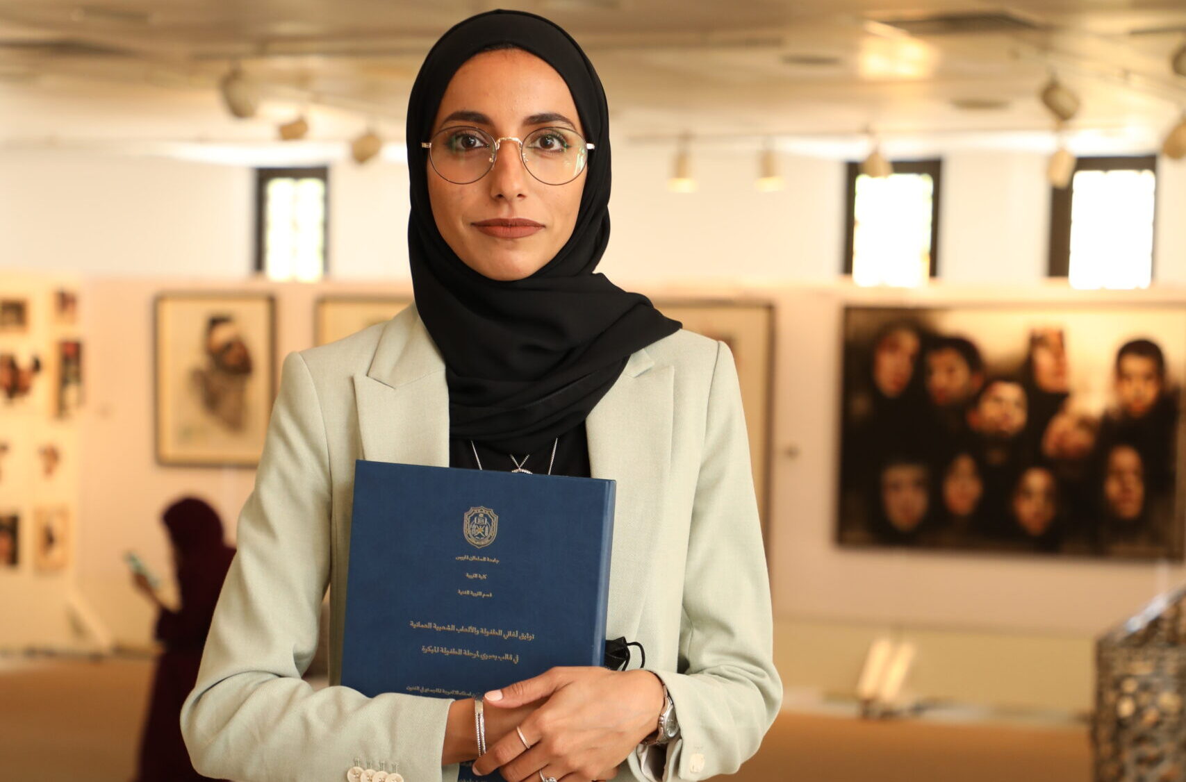 بمشروع هو الأول من نوعه: باحثة عُمانية توثِّق الألعاب الشعبية العُمانية بالفيديو