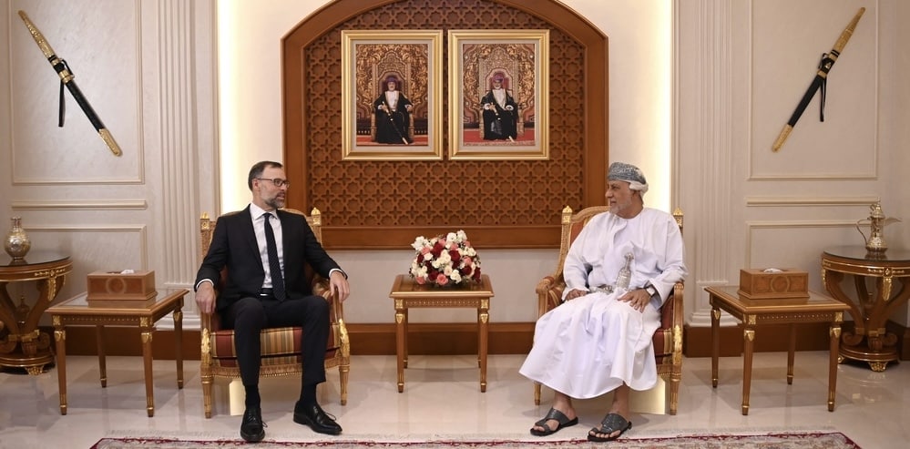 سمو السيد شهاب يستعرض العلاقات الثنائية مع سفير المجر