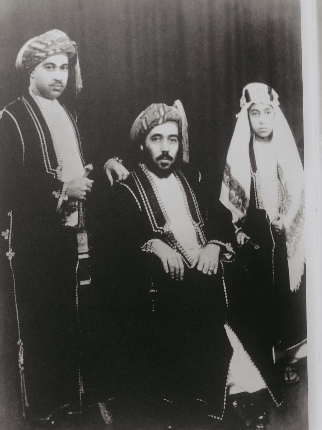 ماذا تعرف عن الكلية التي درس فيها السلطان سعيد بن تيمور والسيد فهر؟