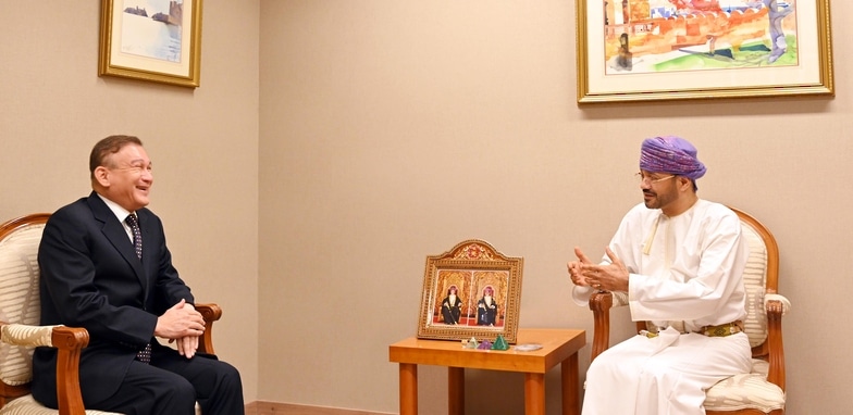 السيد بدر يودع السفير الكازاخستاني